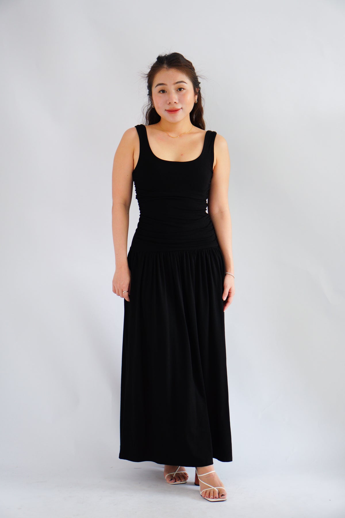 Kacey Scoop Neck Maxi Dress in Black