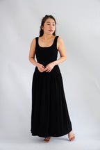 Kacey Scoop Neck Maxi Dress in Black