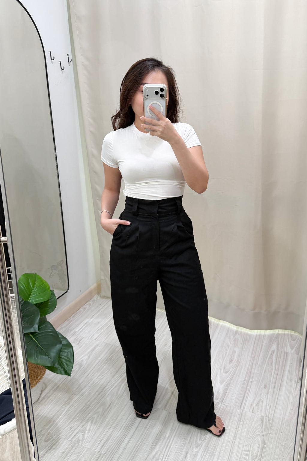 Veda High Waisted Wide Legged Pants in Black