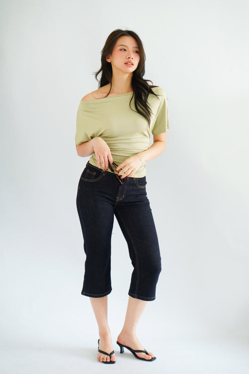 Raven Capri Denim Pants with in Dark Blue