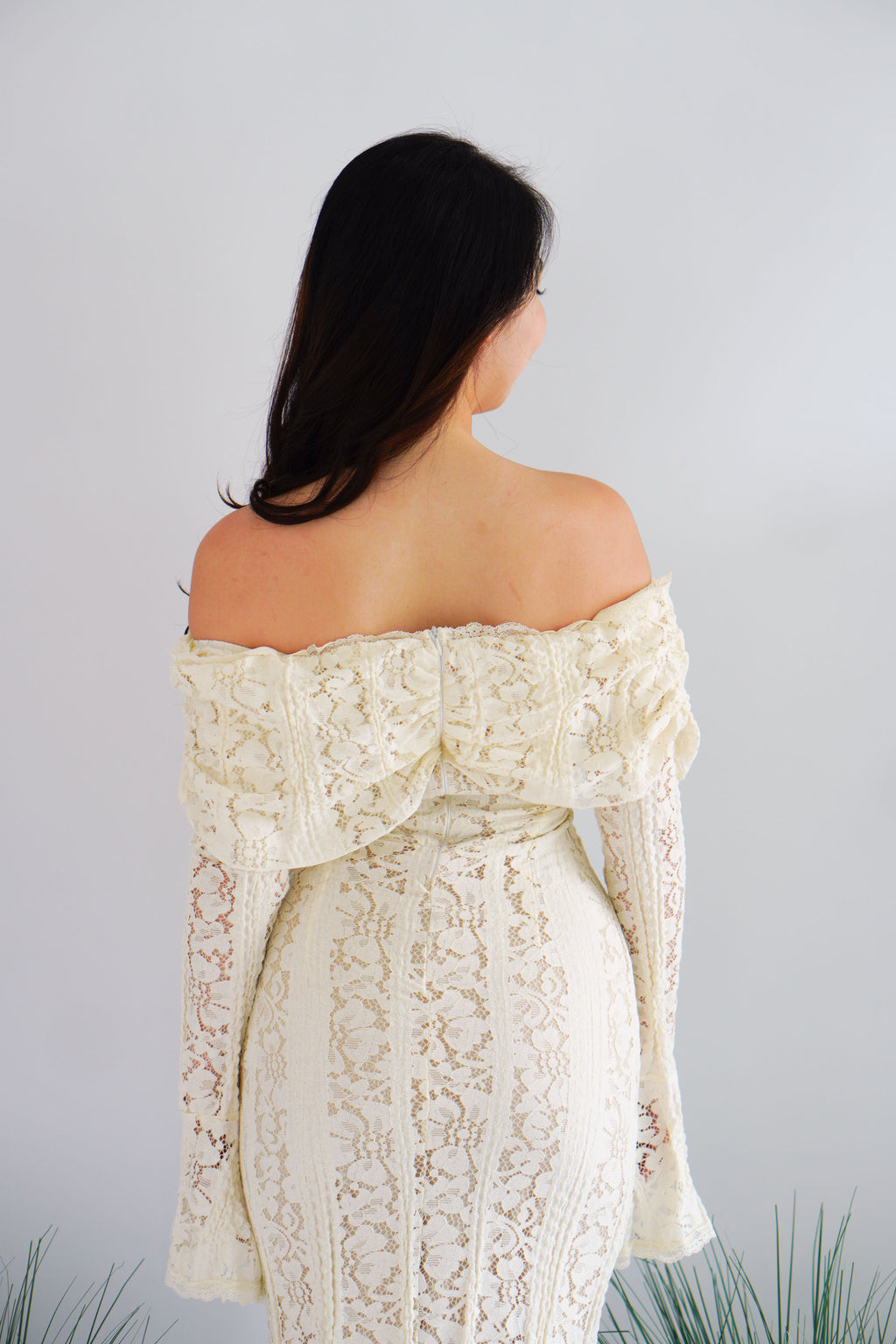 (Premium) Thaleessa Lace Off Shoulder Maxi Dress in Cream