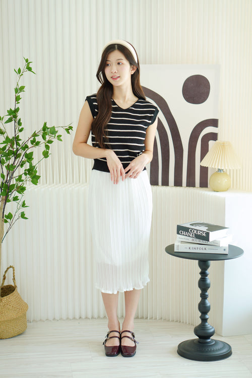 Lexi Pleated Chiffon Midi Skirt in White