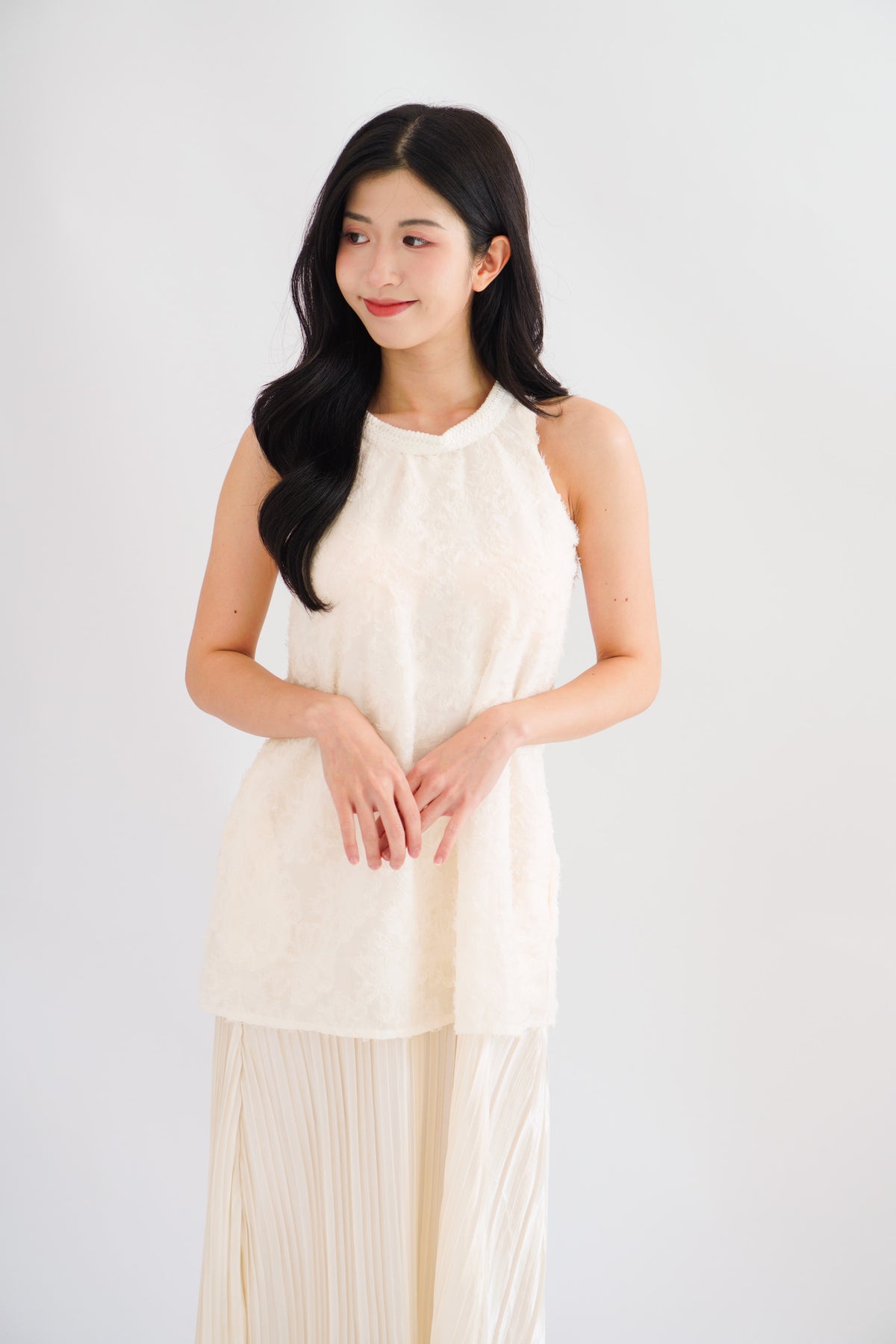 Sanslie Round Neck Maxi 2 Layer Pleated Maxi Dress in Cream