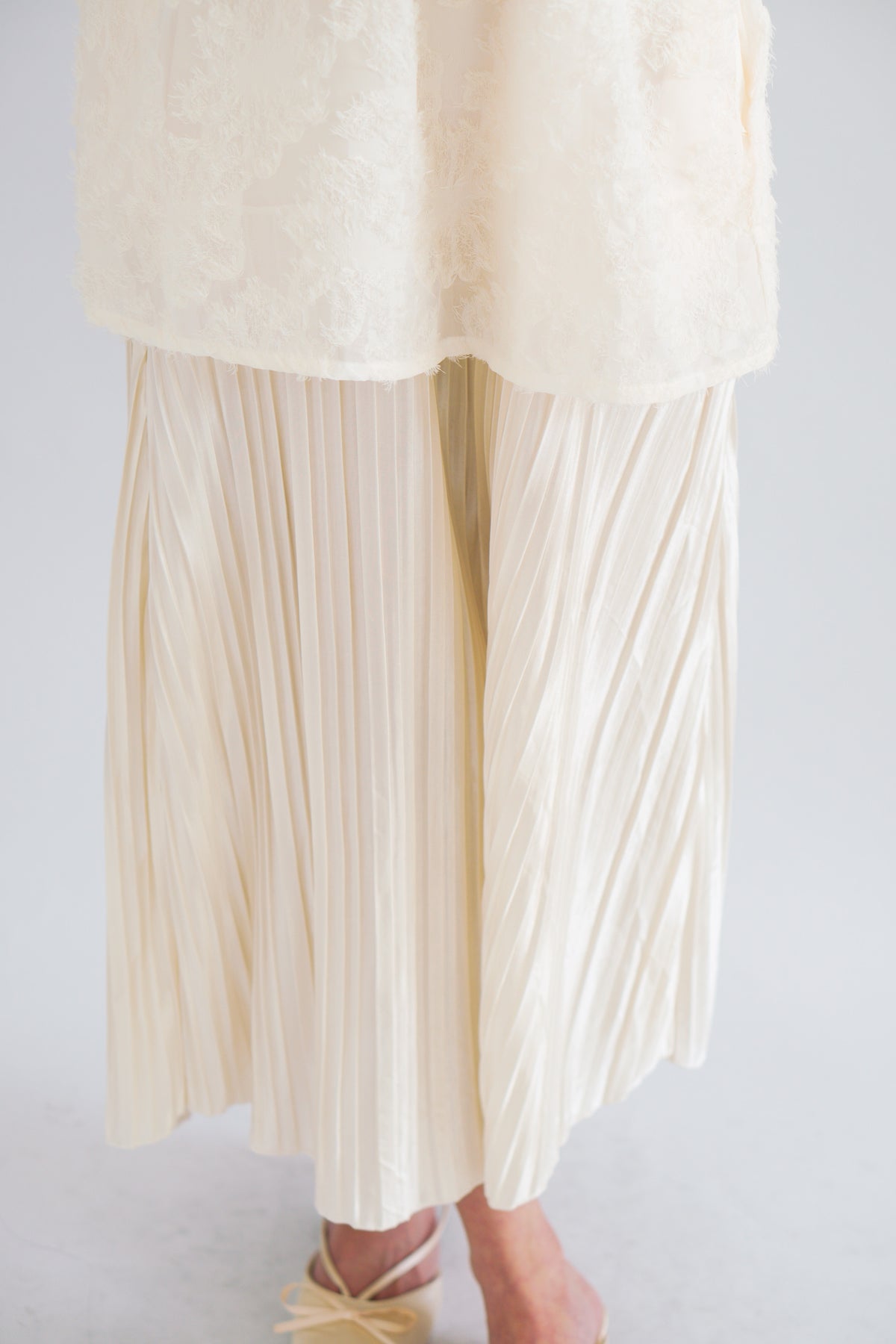 Sanslie Round Neck Maxi 2 Layer Pleated Maxi Dress in Cream