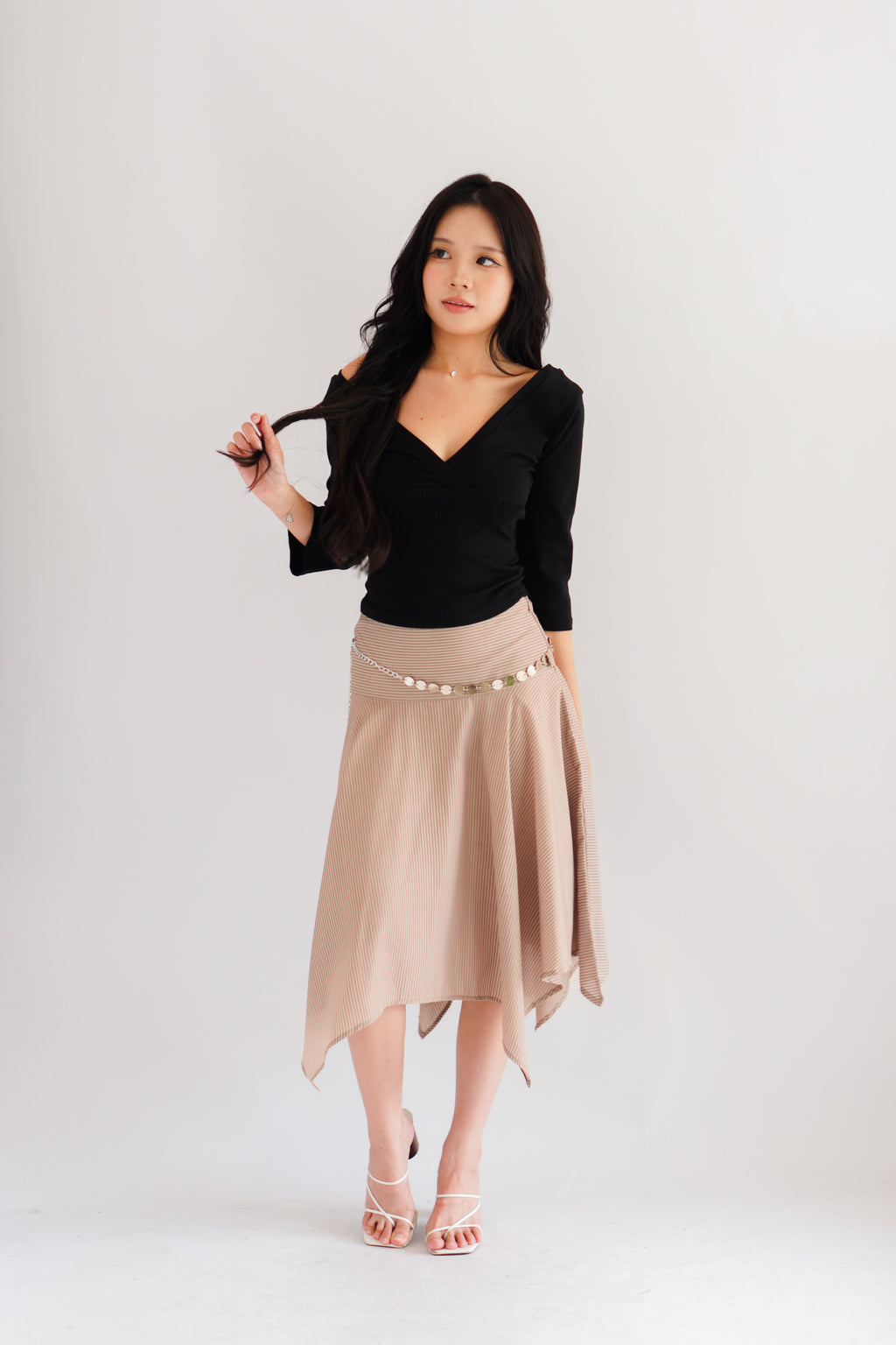 Miss Nara Mid Long Sleeve Top in Black