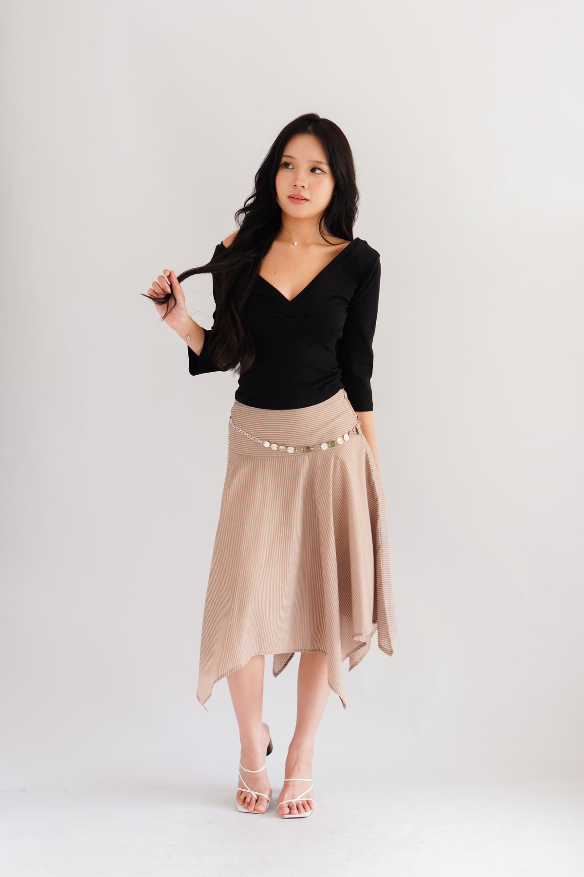 Miss Nara Mid Long Sleeve Top in Black