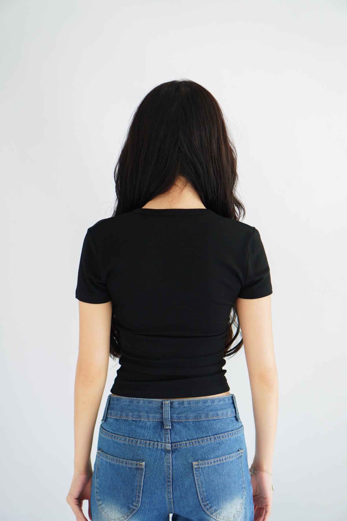 Lucy V Neck Short Sleeve Top in Black