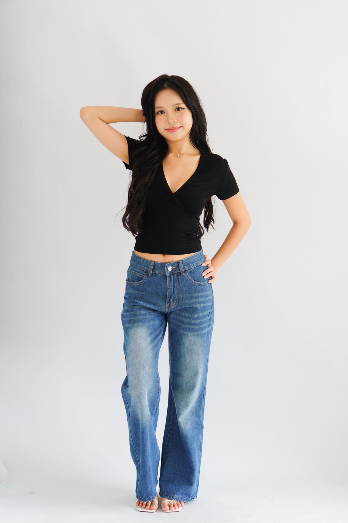 Lucy V Neck Short Sleeve Top in Black