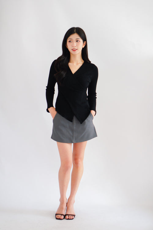 Paulette V Neck Long Sleeve Top in Black