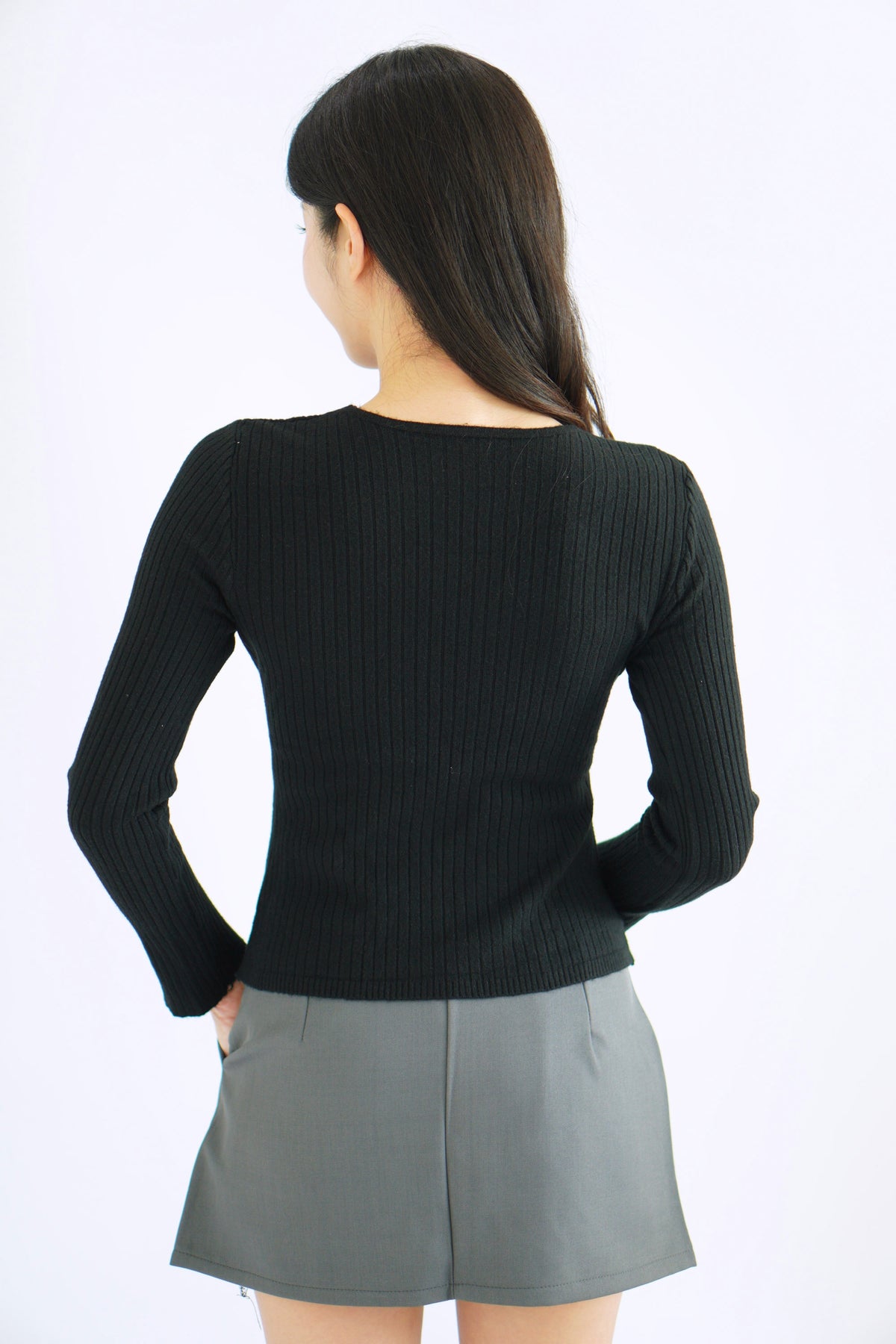 Paulette V Neck Long Sleeve Top in Black