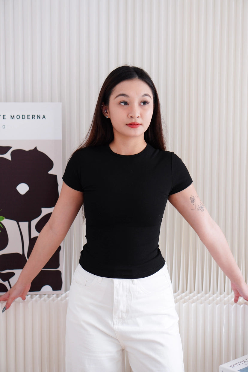 Jess Basic Round Neck Top in Black